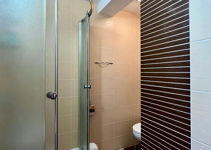 Topolowa 2 دمبكي